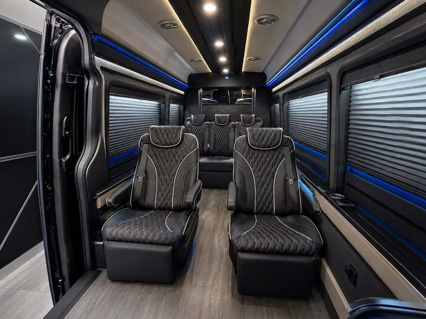instead of rideshares and rental cars try a private tampa airport shuttle